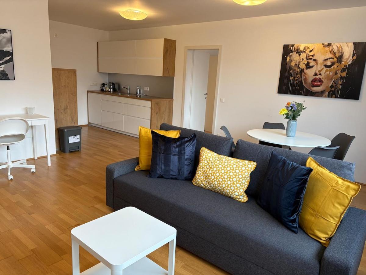 Apartment Between Old Danube And Danube Center - New, Quiet And Modern *
